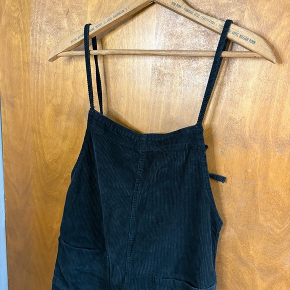 Urban Outfitters BDG Black Corduroy Overalls Wide Leg Jumpsuit Chore Pockets Y2K - Picture 7 of 15